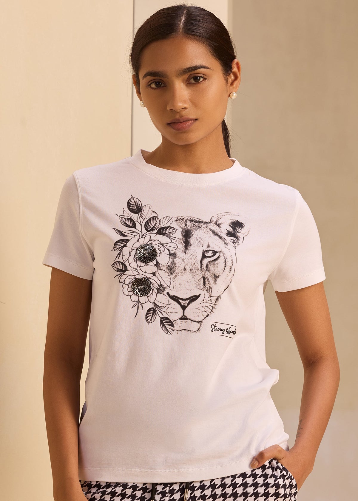 iCotton Embroidered Graphic Tee